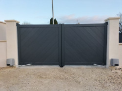 Portail aluminium à Aulnay